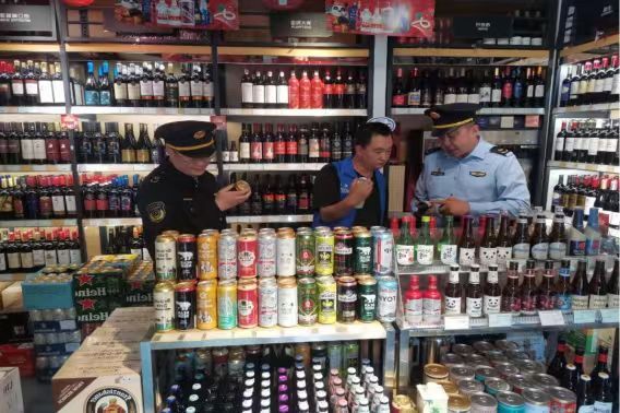 天水市四措并舉，扎實(shí)推進(jìn)“特供酒”清源打鏈專項(xiàng)行動(dòng)，筑牢酒類經(jīng)營安全防線